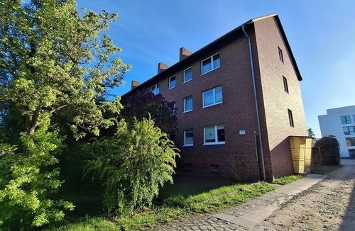 Wolfsburg Apartment | Room "black" in shared flat - central & quiet - VW, Autostadt, VfL parking lot and WLAN