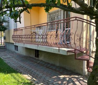 Alsorakos Apartment | Rose Apartment with Garden & freeparking