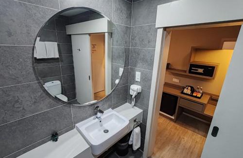 Damansara Perdana Hotel | Royale Q hotel room
