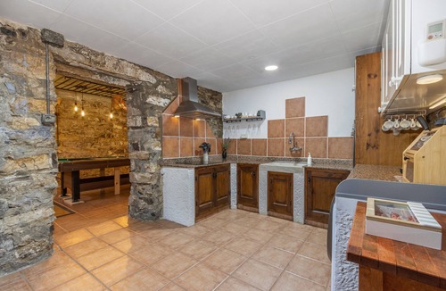 Sant Guim de la Plana House | Rural House 'La Rectoria De Vicfred' with Mountain Views, Wi-Fi and Air Conditioning