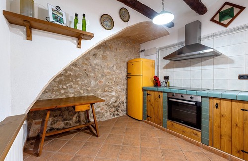 Torrelles de Foix House | Rural house 'Mas Colom-Can Cruset' with mountain views, private pool, and Wi-Fi