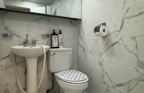 Ahyeon-dong Apartment | S.Garden Cozy 1-bedroom studio in adorable Ewha univ. with AC