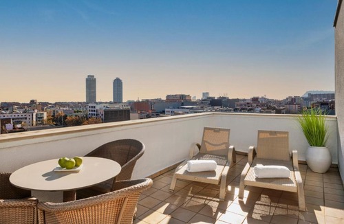 El Parc i la Llacuna del Poblenou Hotel | Sallés Hotel Pere IV