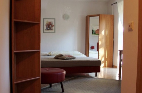 Michendorf Bed & Breakfast | Samtflieder - Cozy apartment with kitchen in the Fliederhof Stücken
