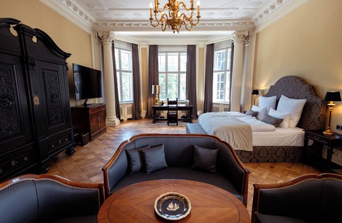 Neustrelitz Hotel | Schlosshotel Neustrelitz