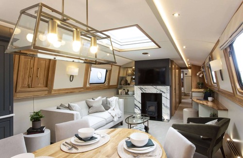 Wilhelmstadt Boat Rental | schwimmendes Wohnboot in Berlin