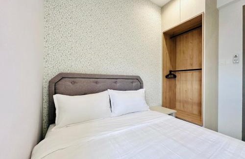 Kampung Sungai Nibong Apartment | Sea Bridge View Sky Pool Cozy 3BR Retreat airport 9pax