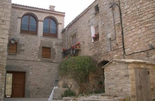 Montfalco Murallat Cottage | Self catering Cal Gomà for 14 people
