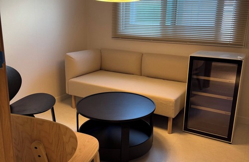 Seochon Apartment | Semi-basement 2-bedroom apartment near the Palace of Seoul