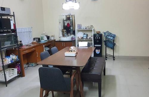 Panjer House | Setinggi - 3BR private pool, Renon, 10m to Beach