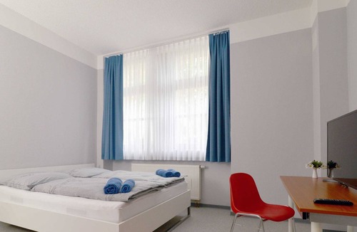 Guben Apartment | Shared room with private bathroom (up to 8 people), No. 2 - Hostel in Guben