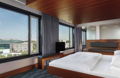 Tiergarten Hotel | Sheraton Berlin Grand Hotel Esplanade