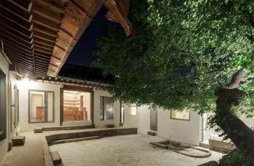Seochon Hotel | Side Hanok Residence