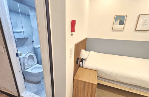 Hoehyeon-dong Hotel | Single room, 2mins from Myeongdong!