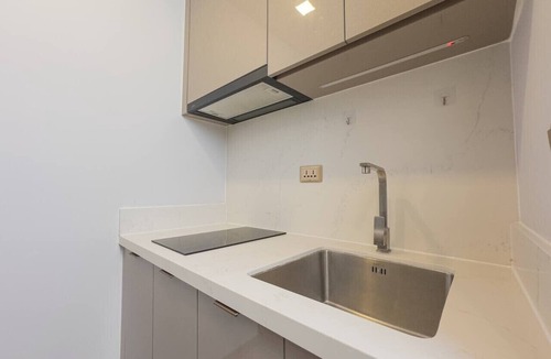 Rama 9 Apartment | Skyline view w/Pool, Gym, Hot Tub, Sauna + 5m Walk to MRT
