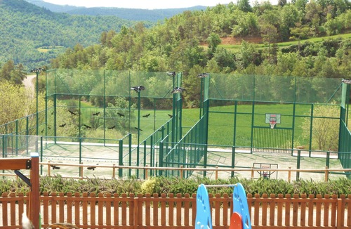 La Baronia de Rialb Cottage | Spa& Heated swimming pool, field FOOTBALL and PADDLE, air-conditioning, WIFI.