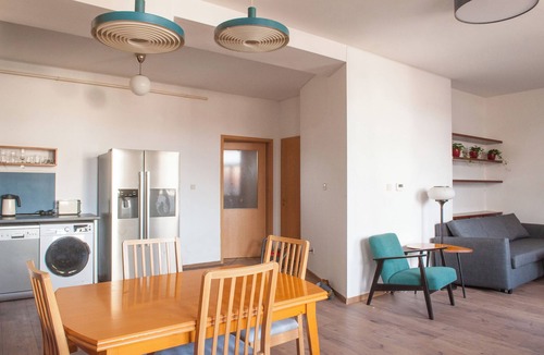 Terezvaros Bed & Breakfast | Spacious 2-bedroom 2 story loft near Opera/Andrassy with AC, WiFi
