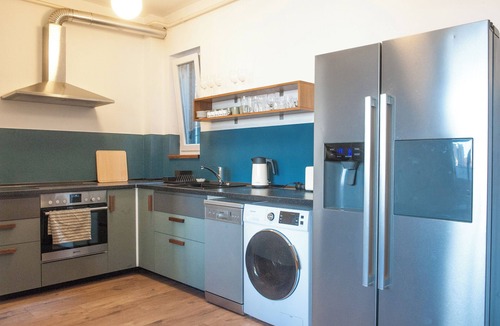 Terezvaros Bed & Breakfast | Spacious 2-bedroom 2 story loft near Opera/Andrassy with AC, WiFi
