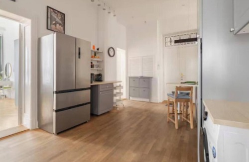 Charlottenburg Apartment | Spacious 3-Bedroom Apartment for up to 10 Guests in Berlin