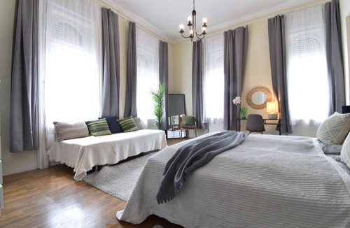 Erzsebetvaros Apartment | Spacious central 3 bedroom 3 bathroom