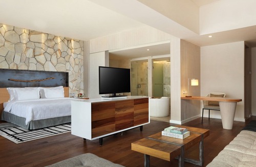 North Legian Hotel | Spacious Modern Suite with Free Minibar Items (T Sand Suite24)