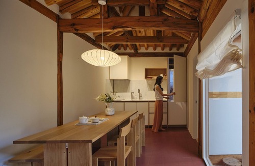 Jongno House | Staymoire Premium Hanok · 5min walk Anguk Station · 5min ICN Airport Bus