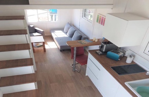 Wustermark House | Studio Apartment "Tiny House Paradies" with Private Terrace, Shared Garden & Wi-Fi