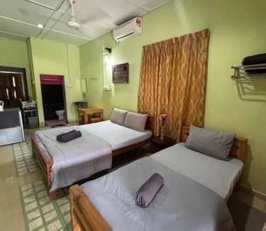 Pekan House | Studio Khalida Taman Perdana