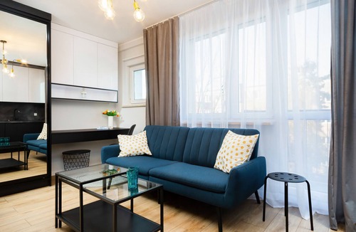 Rakowiec Apartment | Studio with Double Bed and Balcony | Księcia Trojdena
