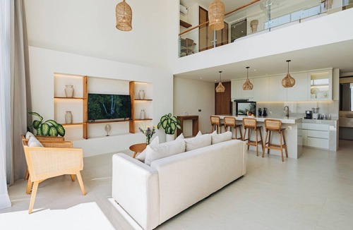 Munggu Villa | Stylish 2BR Private Pool Villa Walk to Seseh Beach Near Canggu