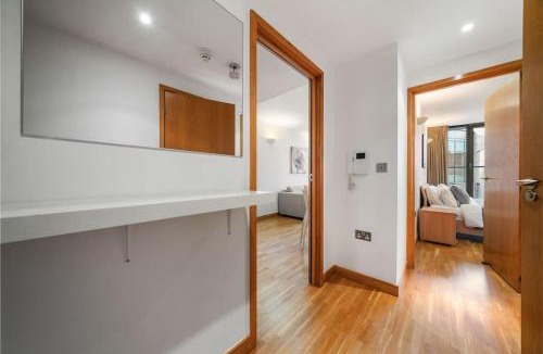 Farringdon Apartment | Stylish and very central apartment with balcony