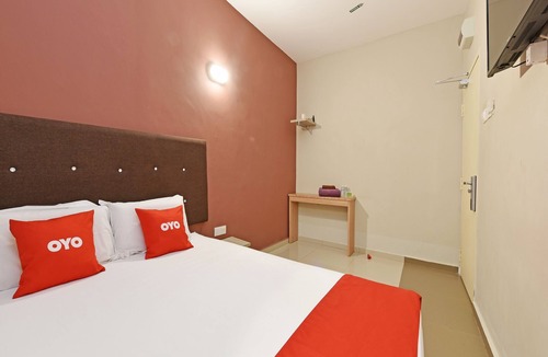 Perkampungan Peramu Hotel | Super OYO Capital O 90556 Hotel Cherita Rooms