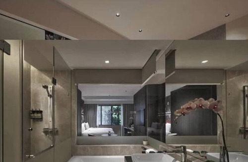 Golden Triangle Hotel | Swank Upscale Hotel Deluxe Suite Bukit Bintang KL