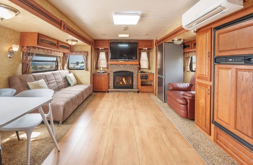 Olmegi RV Rental | Taean Bibi Artglamping