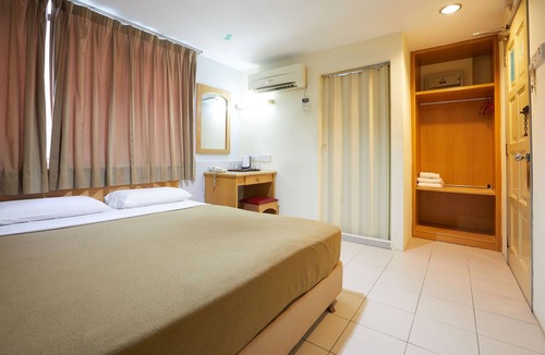 City Centre Hotel | Tang City Hotel, Petaling Street, Merdeka PNB 118 Tower