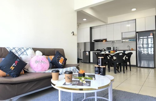 Sekudai Apartment | The Garden 3BR Family Suites Skudai Netflix BySTAY