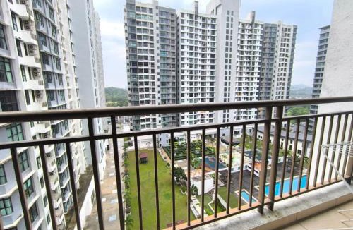 Sekudai Apartment | The Garden Modern 4 Pax Room With Balcony By STAY