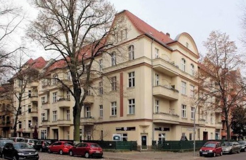 Charlottenburg Apartment | Tranquil 2-bedroom apartment in delightful Berlin neighborhood