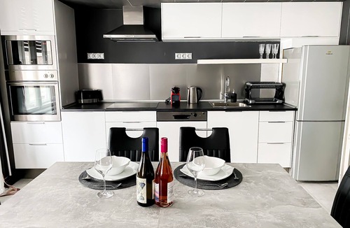 Terezvaros Apartment | Unique and Spacious Apartment in Downtown, sights within walking distance- 2 A/C