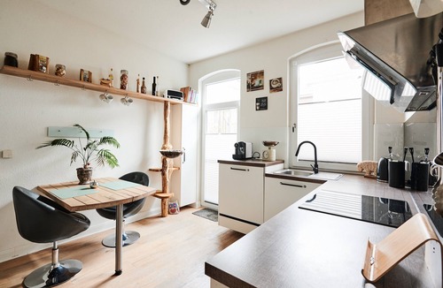 Nadorst House | Unique Carpenter’s Apartment with Sea View, Balcony, and Wi-Fi