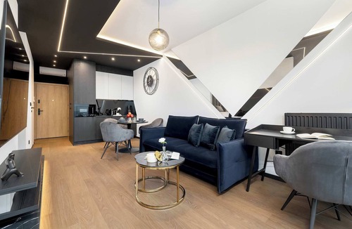 Katowice Apartment | Unique Studio with a View | Parking | Jacuzzi