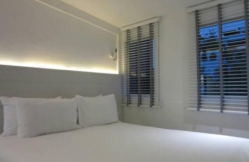 Embassy District House | Urban House