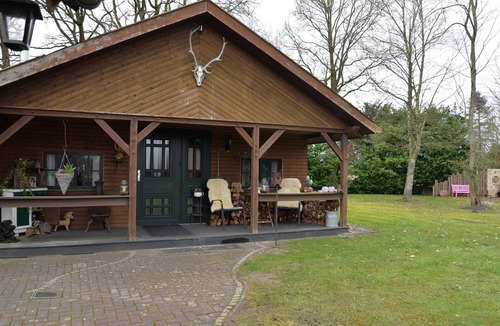 Uplengen Cabin | Vacation home Am Wald 35531 - Holiday home Am Wald
