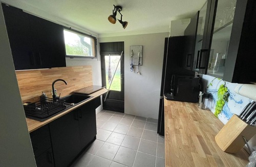 Hohensaaten Cabin | Vacation home garden and pool Holiday apartment and guest house