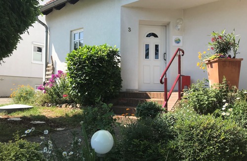 Wustrow House | Vacation home Mecklenburgische Kleinseenplatte - on the lake & in a quiet location