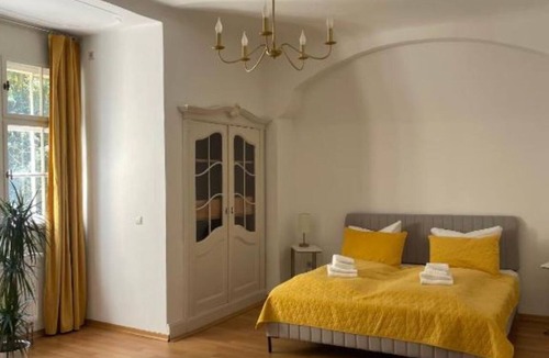 Osterburg Apartment | Vacation Rental in the Historic Kavaliershaus Krumke by the Castle Park
