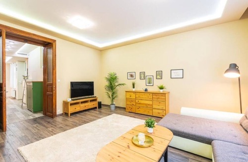 Terezvaros Apartment | Vibrant and spacious downtown Budapest flat
