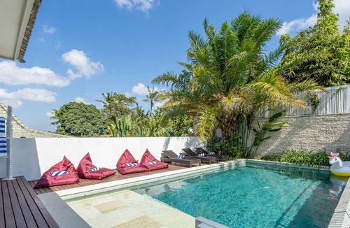 Tumbak Bayuh Villa | Villa 3 Bedroom with private swimming pool fenced & attached bathroom Tanah lot