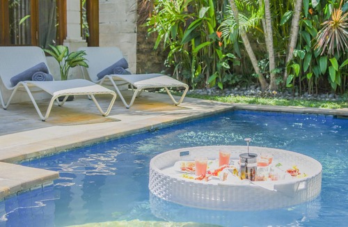 Central Seminyak Villa | Villa Mojito Seminyak center Walk to the beach Floating breakfast!