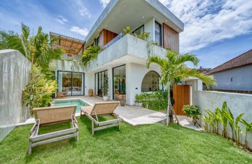 Tumbak Bayuh Villa | Villa Salamanca Pererenan, Canggu by Sandara